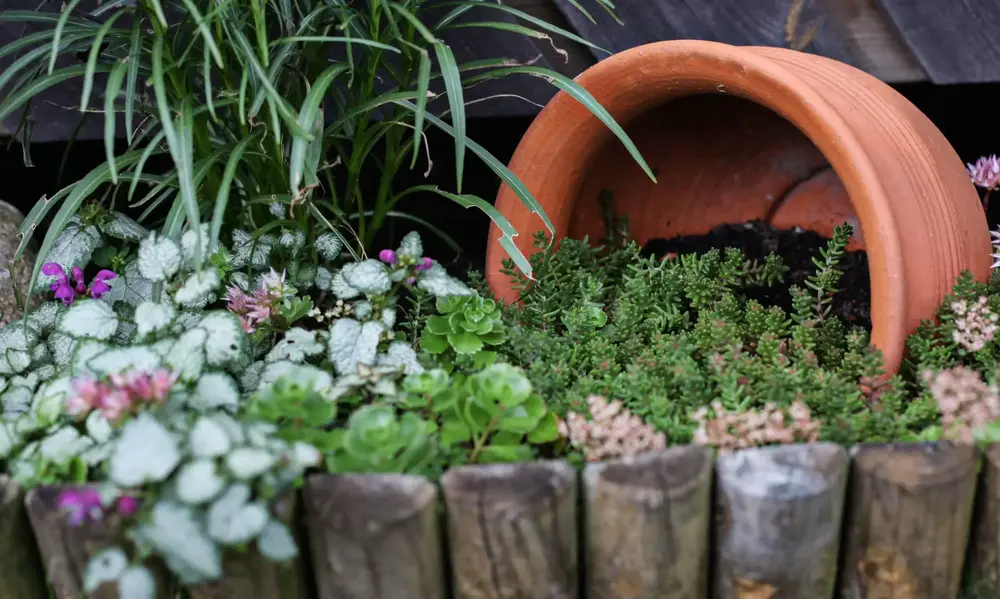 Imaginative Making of Broken Pots