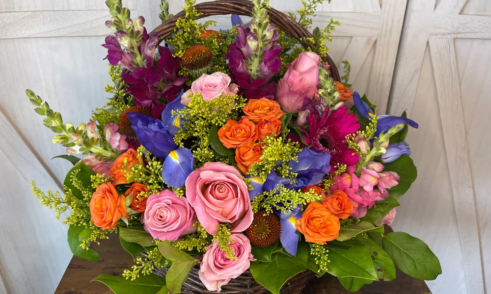 Peeacelily | Psychology of Flowers in the Home: Mood and Calm WHY COLOR CHANGES THE WAY A ROOM FEELS